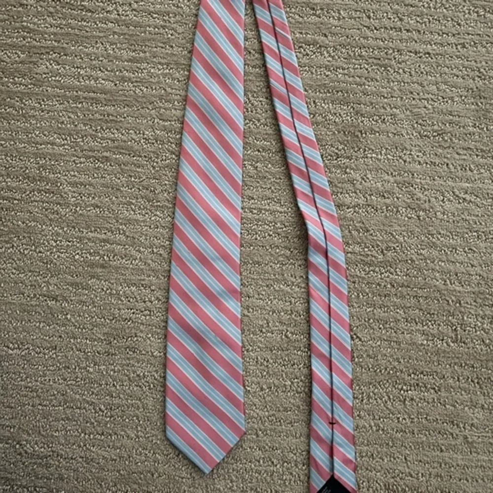 EAGLE TIE